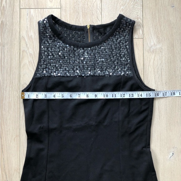 Banana Republic Black Sequin Top Women’s Size 4 - Picture 3 of 9